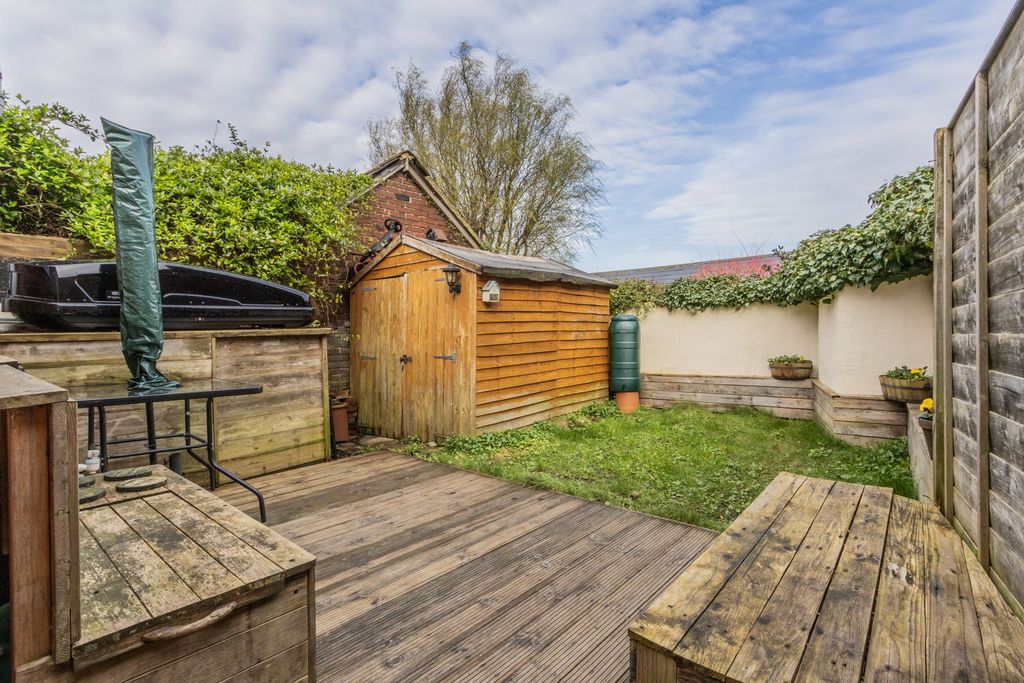 Property photo 2 of 9