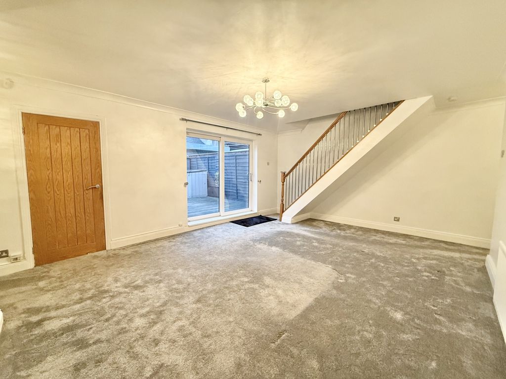 Property photo 3 of 17 Img_6095