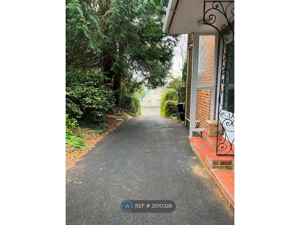 Property photo 2 of 20 Driveway