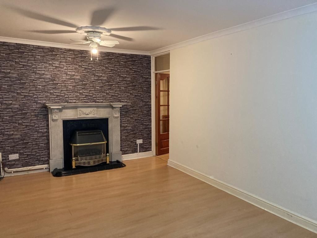 Property photo 3 of 8 Living Room