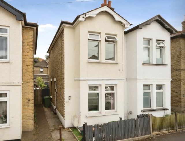 Property photo 1 of 8