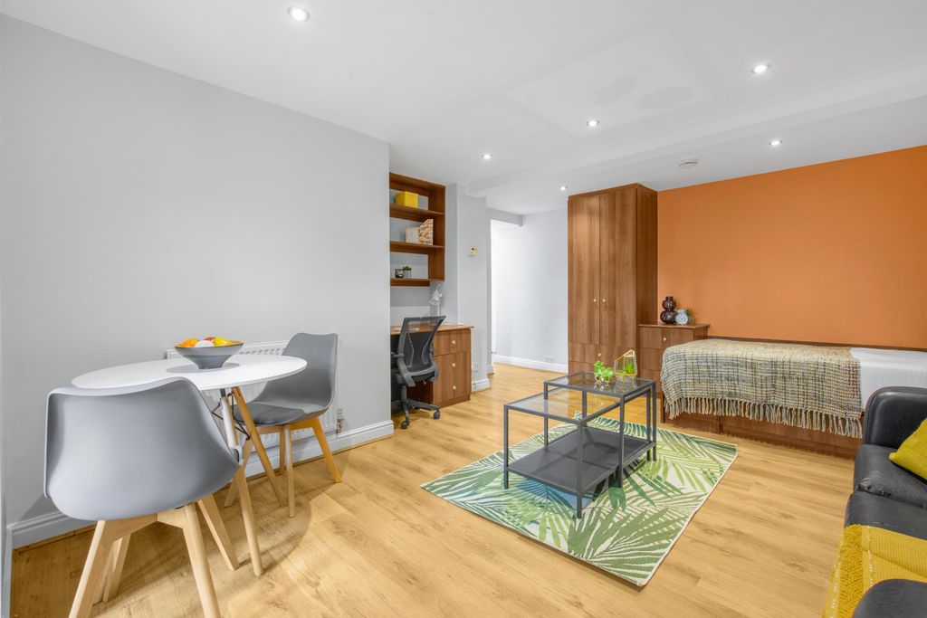 Property photo 2 of 9 Property Photo