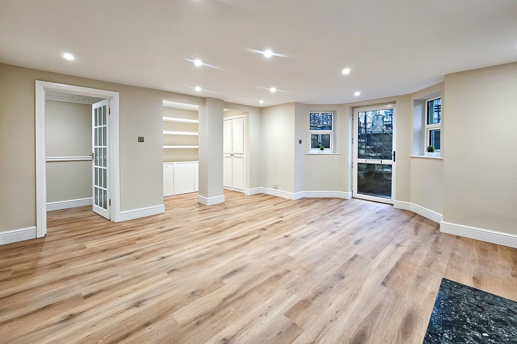 Property photo 3 of 22