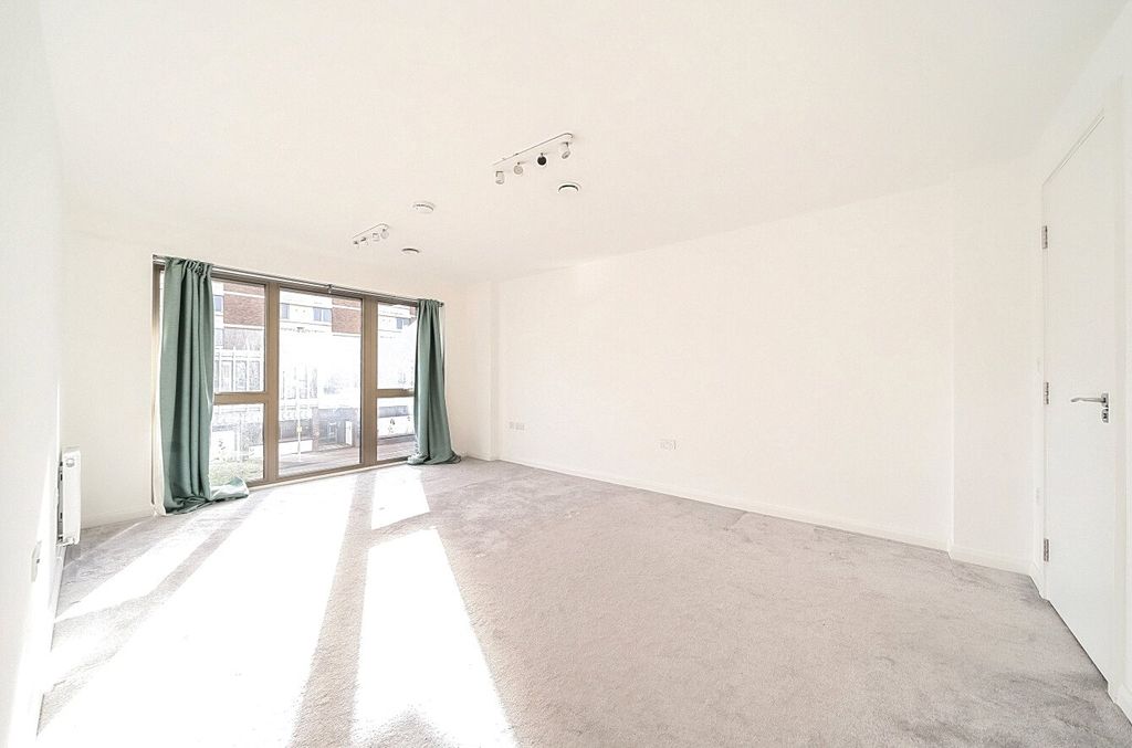 Property photo 3 of 18 Picture No. 04