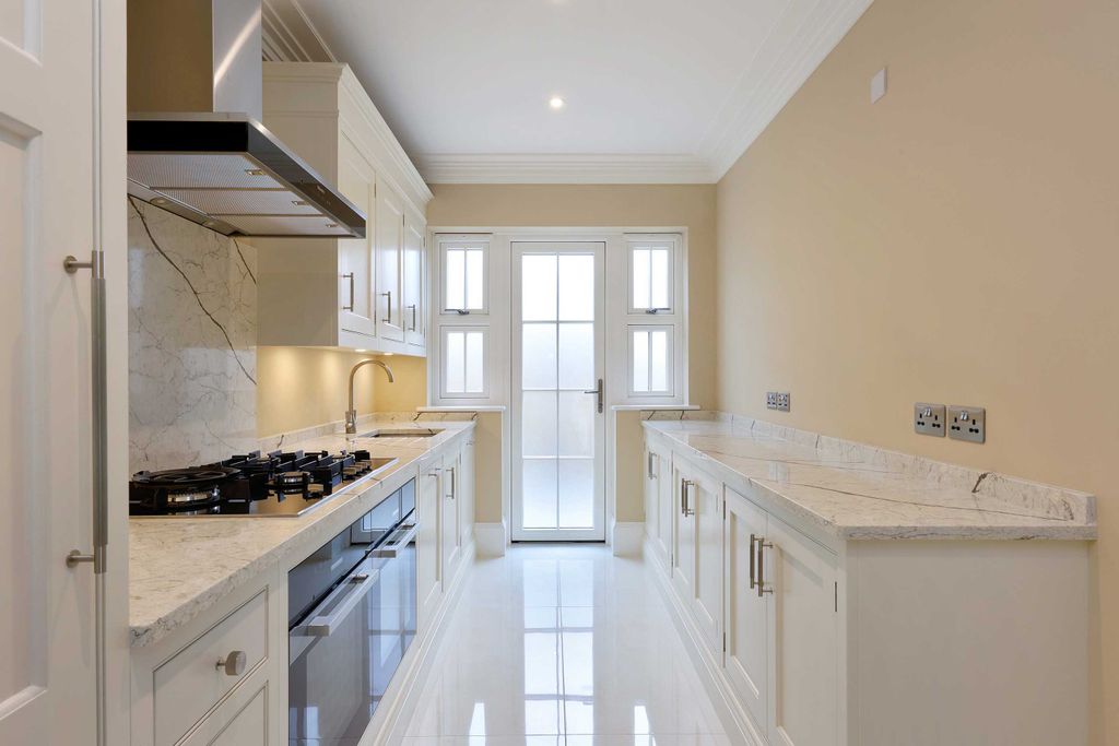Additional image 11 of 6 bed detached house for saleLedborough Lane, Beaconsfield HP9
