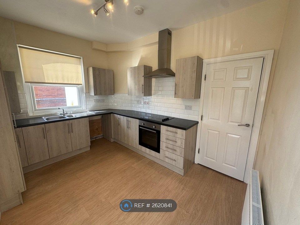 Property photo 1 of 7 Kitchen