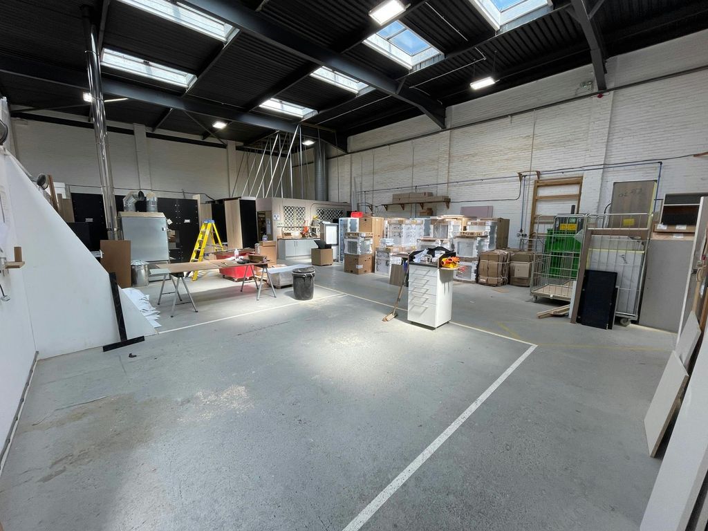 Property photo 3 of 14 3 Loverock Road c.Jpg