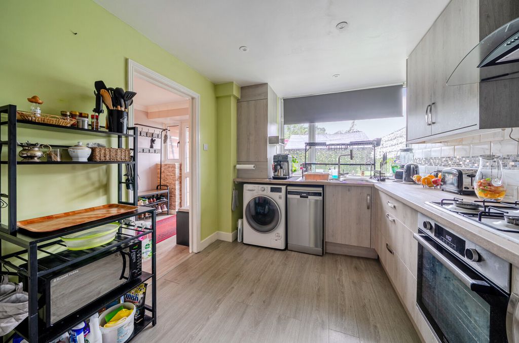 Property photo 3 of 11 1470911-9-6A1Edb9...