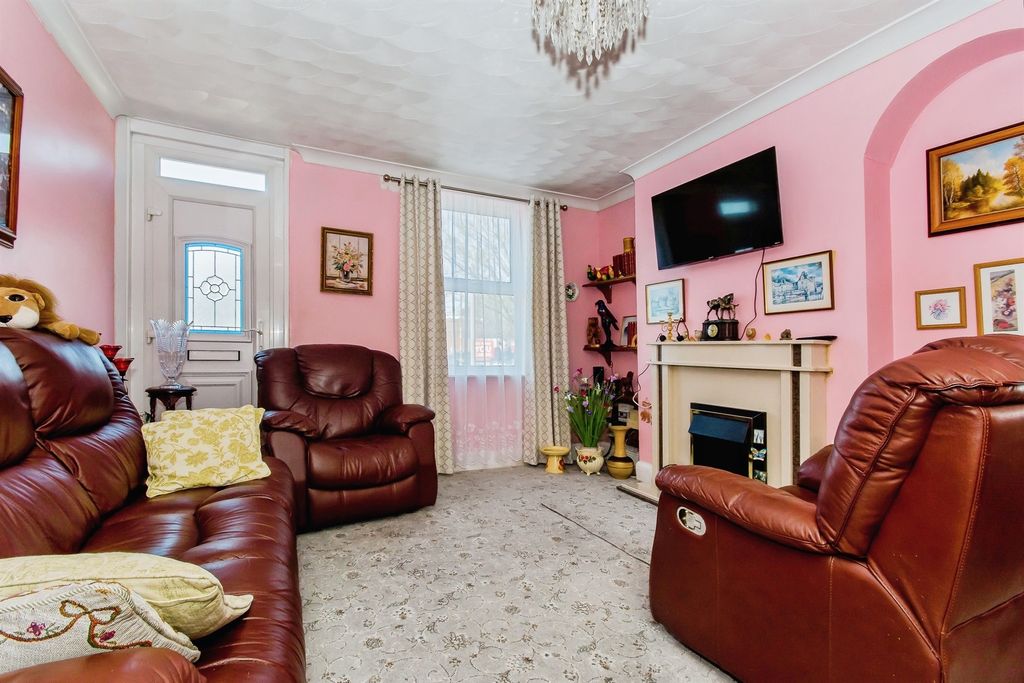 Property photo 3 of 17