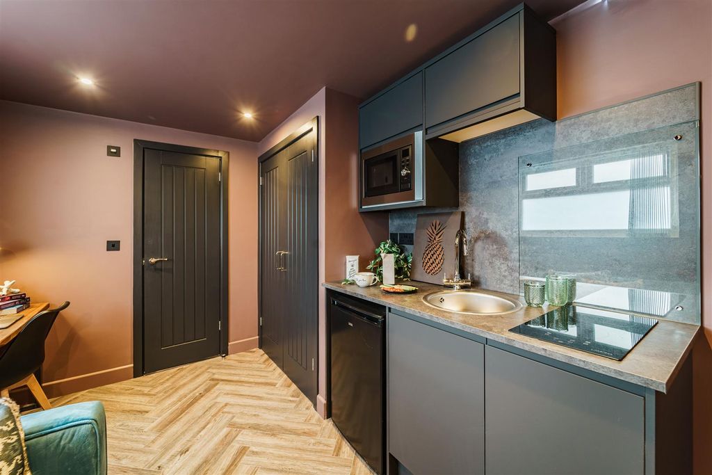 Property photo 3 of 12 015-A7R04241-Hdr.Jpg