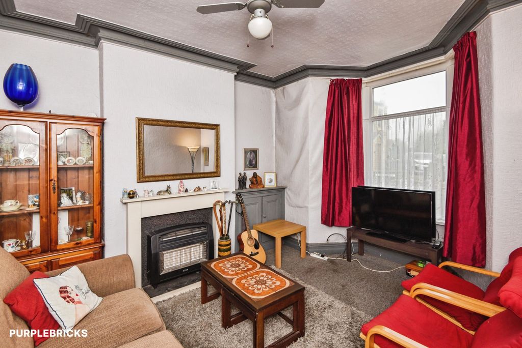 Property photo 2 of 22