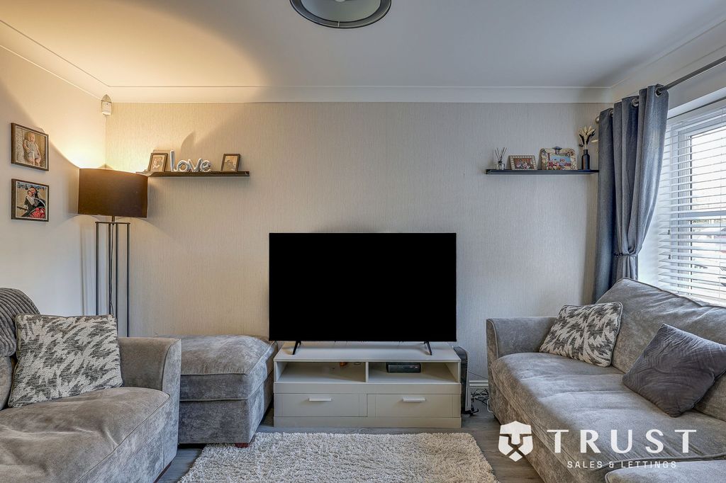 Property photo 3 of 23