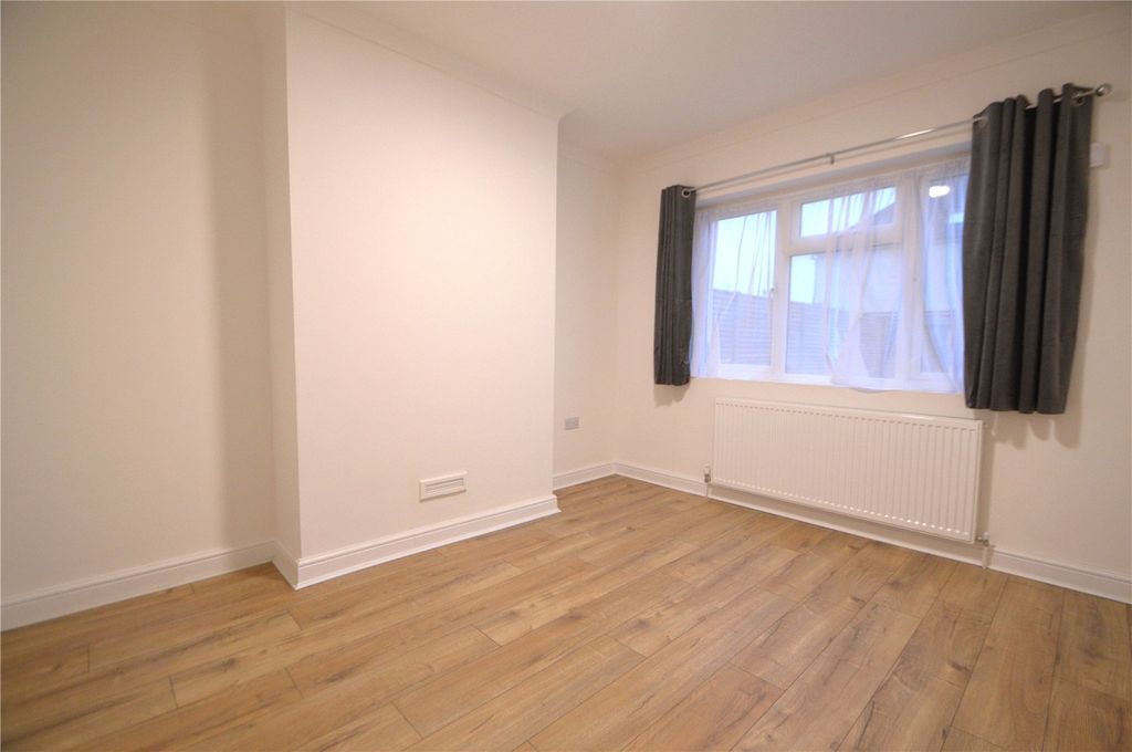 Property photo 1 of 9 Picture No. 08