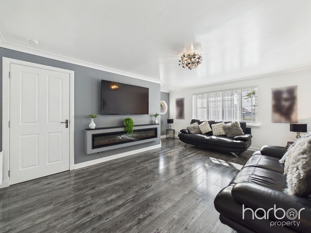 Property photo 2 of 31 5254545