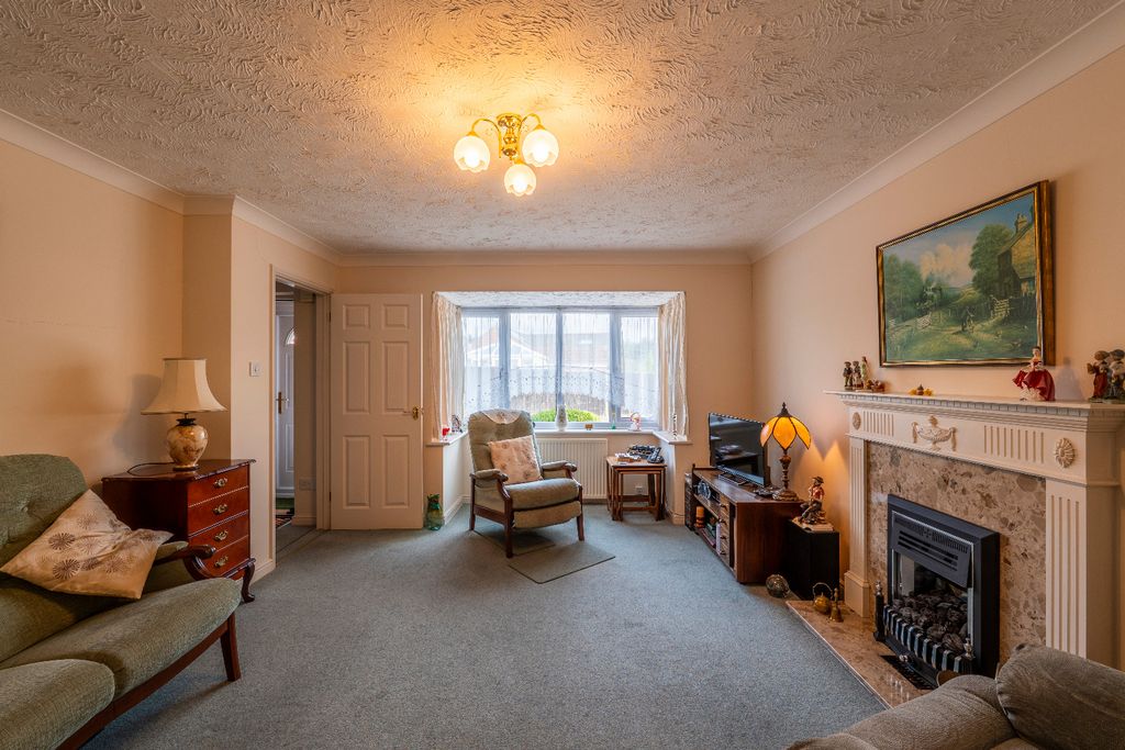 Property photo 3 of 21 4439296