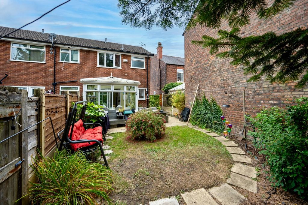Property photo 2 of 26