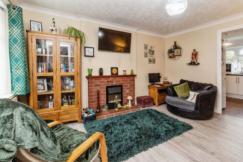 Property photo 2 of 12 Living Room