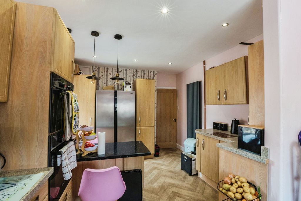 Property photo 3 of 15 Kitchen