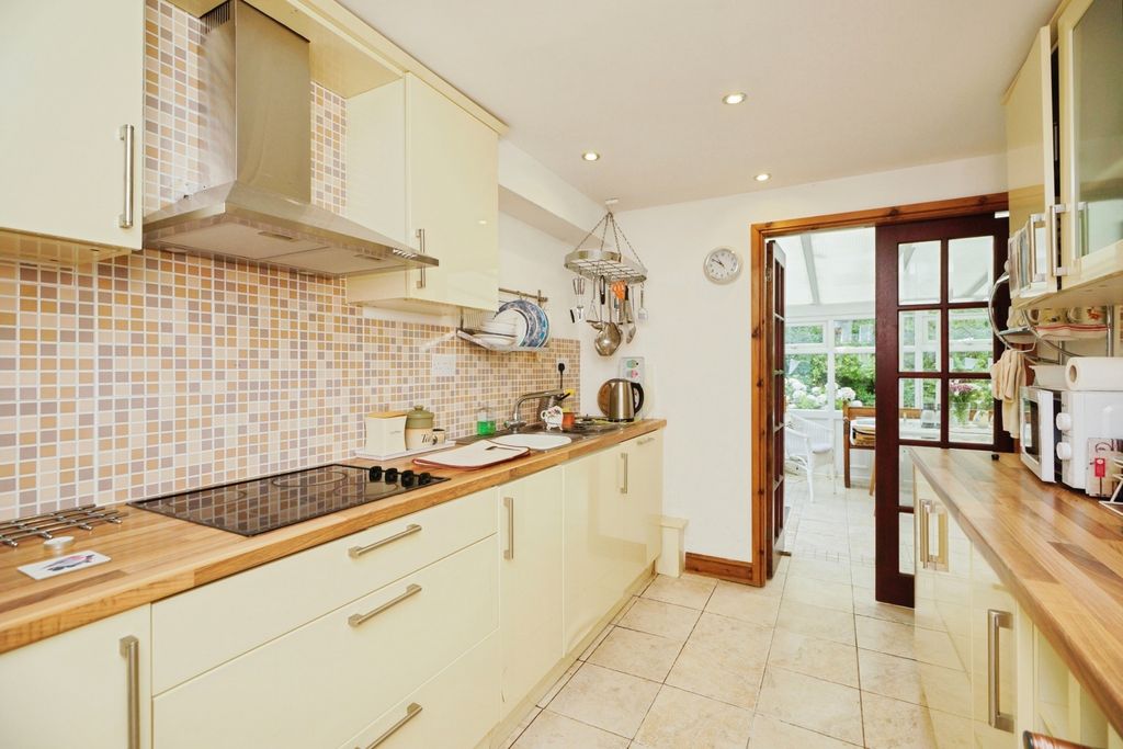 Property photo 3 of 29 Pbox-Img.Jpg