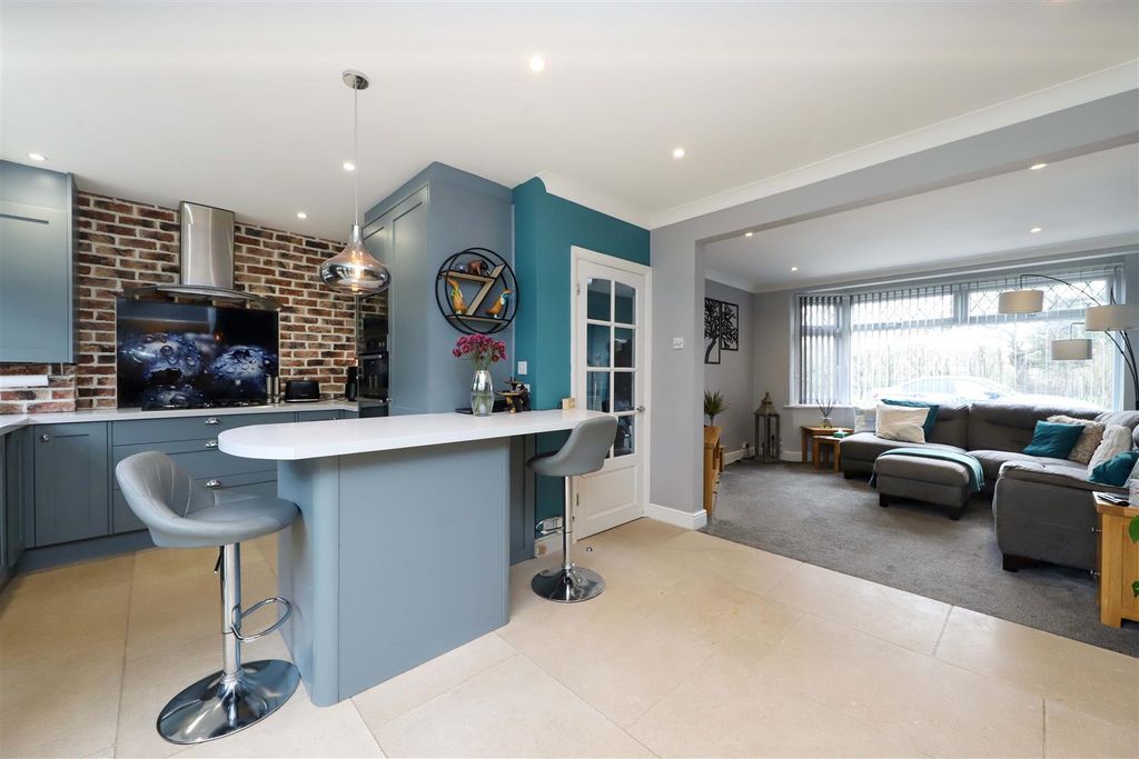 Property photo 3 of 15 Kitchen / Living Room