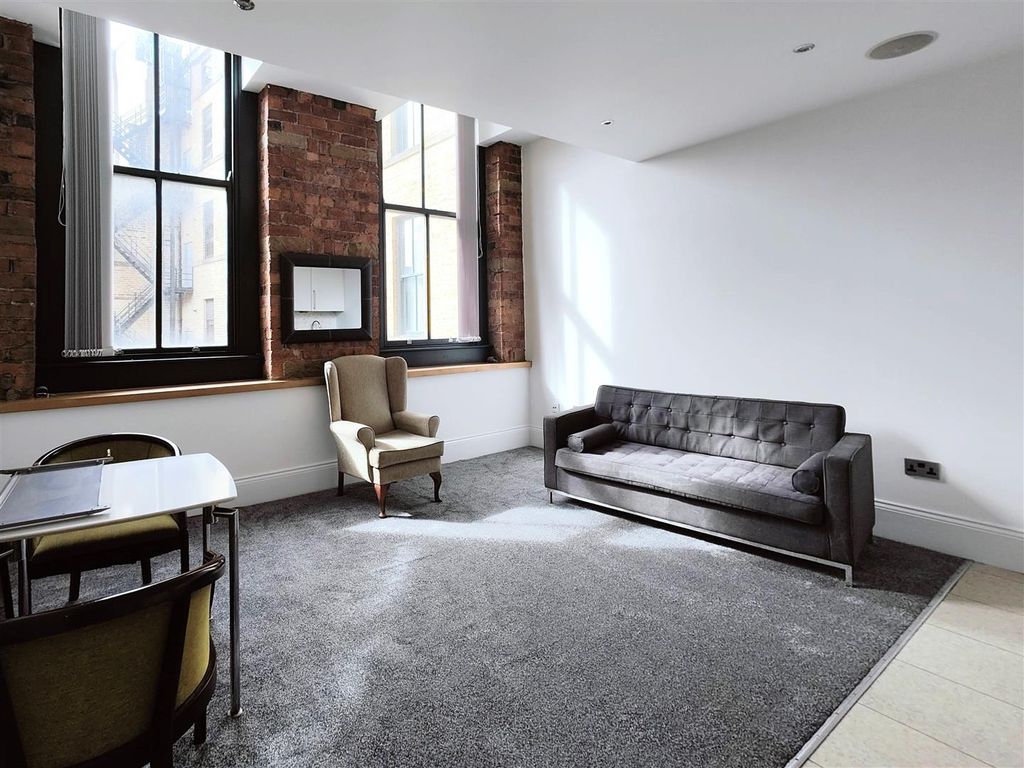 Property photo 1 of 7 Lounge Angle