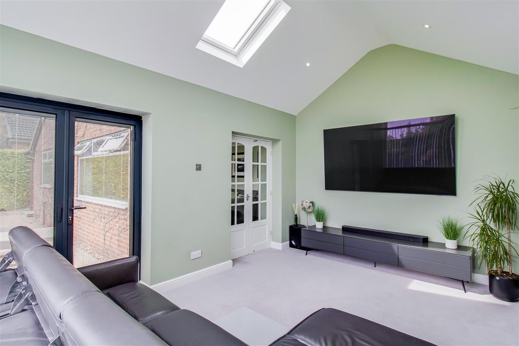 Property photo 3 of 18 Sun Room