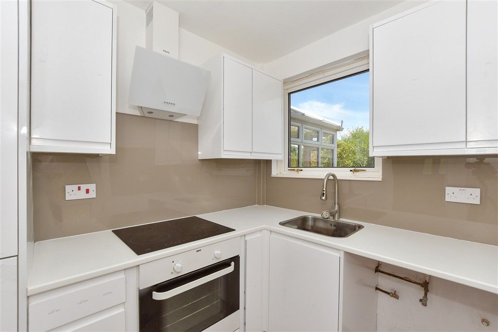 Property photo 1 of 10 Kitchen