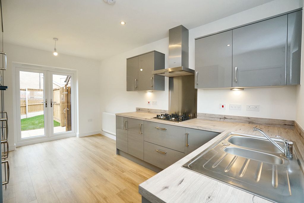 Property photo 3 of 20 Image