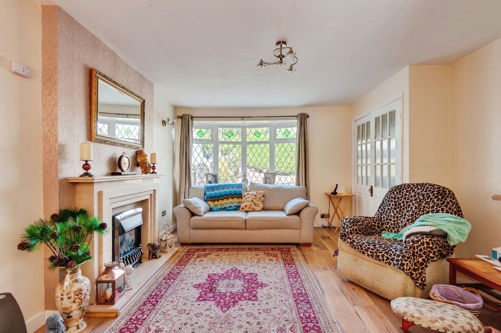 Property photo 3 of 17 Pbox-Img.Jpg
