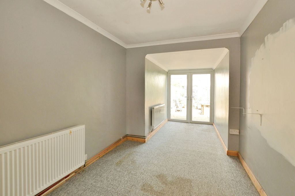 Property photo 3 of 15 Pbox-Img.Jpg