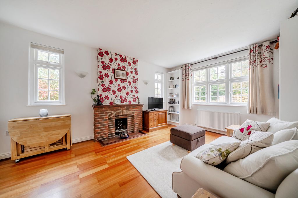 Property photo 3 of 15