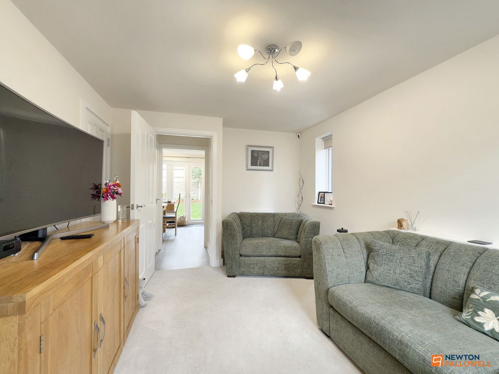 Property photo 3 of 28