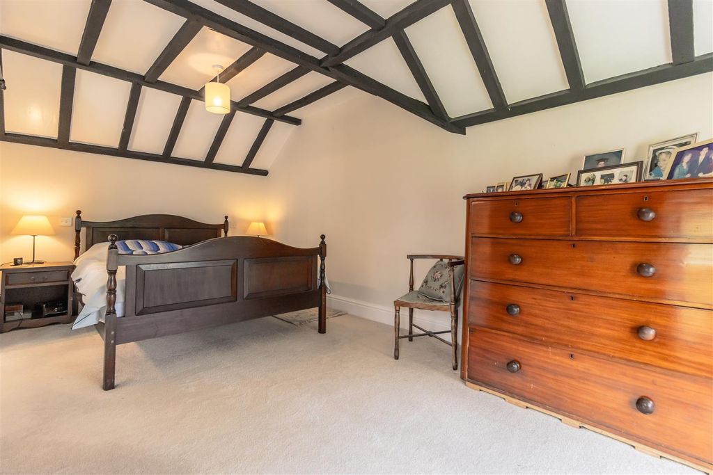 Property photo 2 of 34