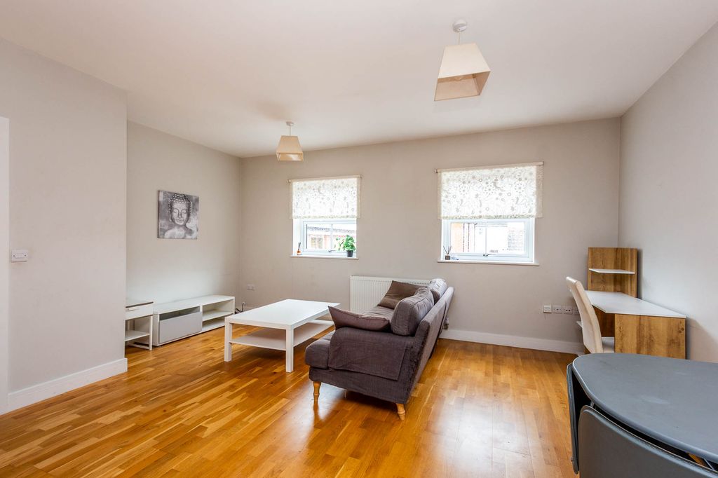 Property photo 2 of 9 Lounge Area