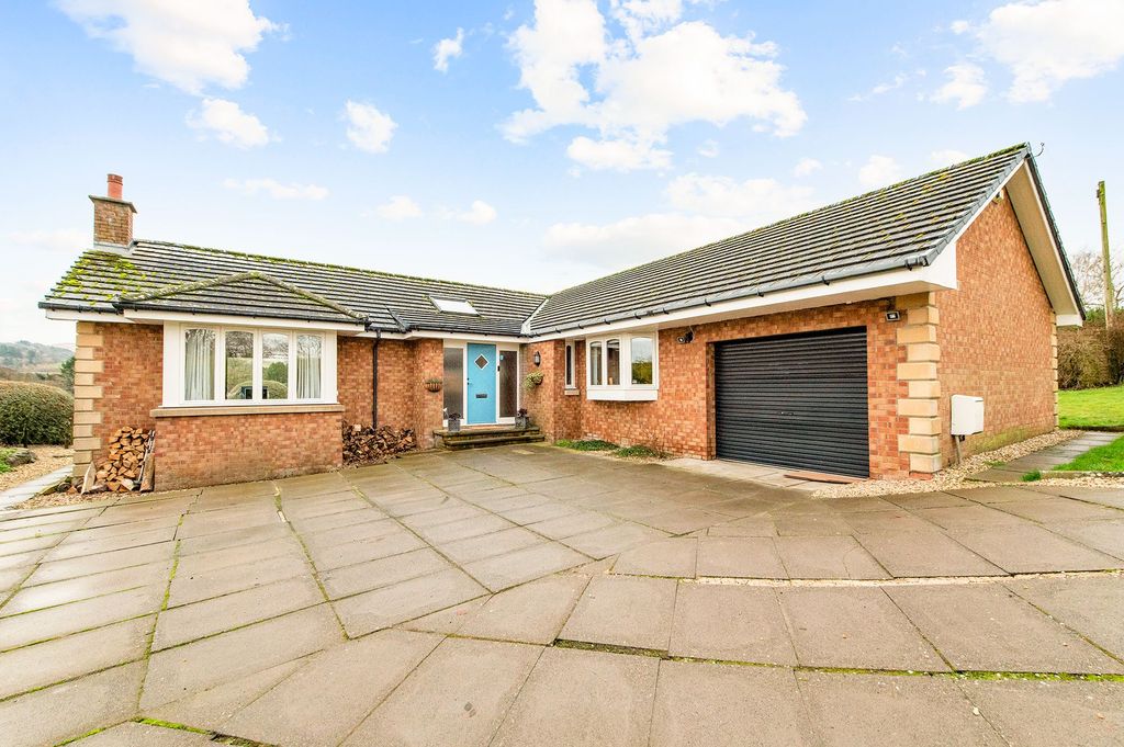 Property photo 1 of 28