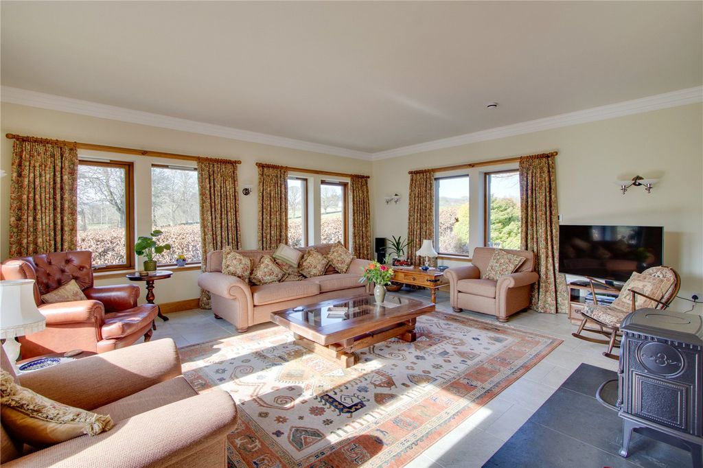 Property photo 3 of 30 Sitting Room