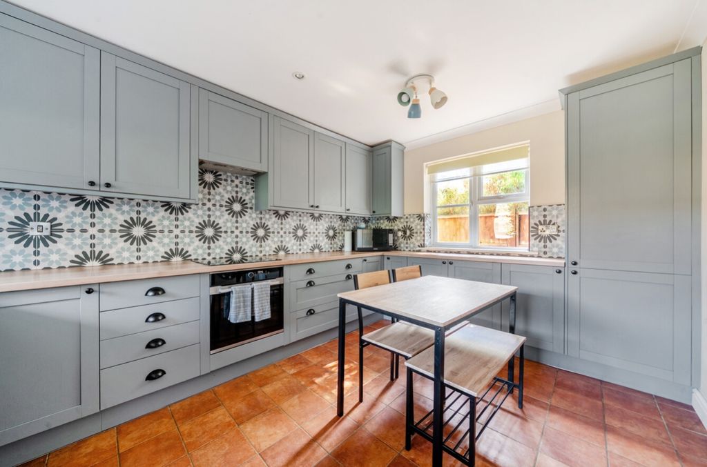 Property photo 2 of 24 1483099-10-6A423c8dc7894