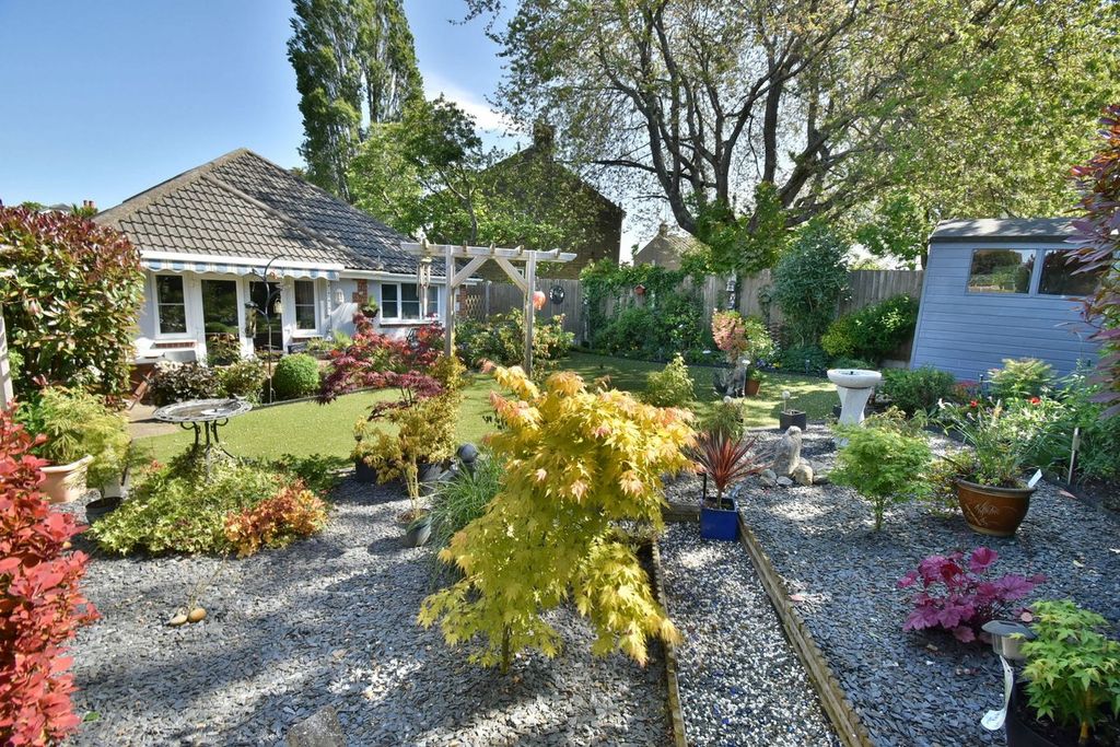 Property photo 2 of 20