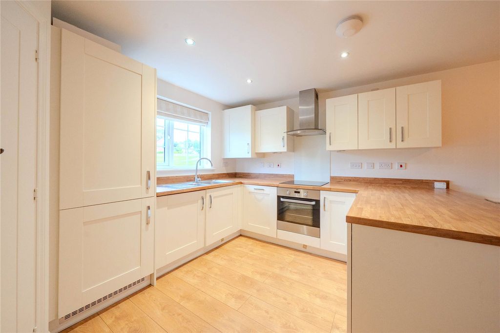 Property photo 2 of 14 Picture No. 35