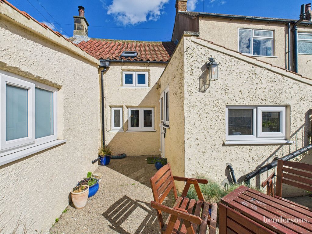 Property photo 2 of 24