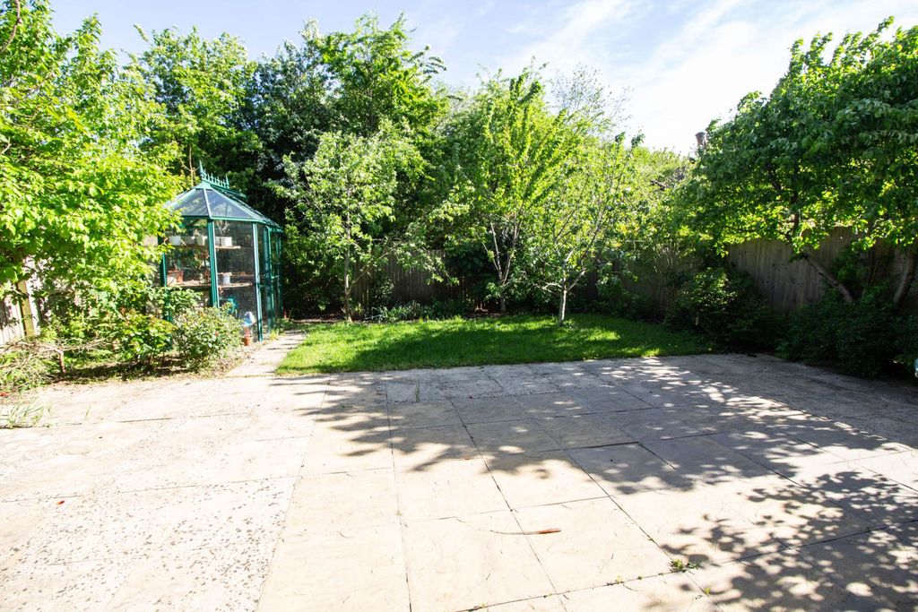 Property photo 3 of 15