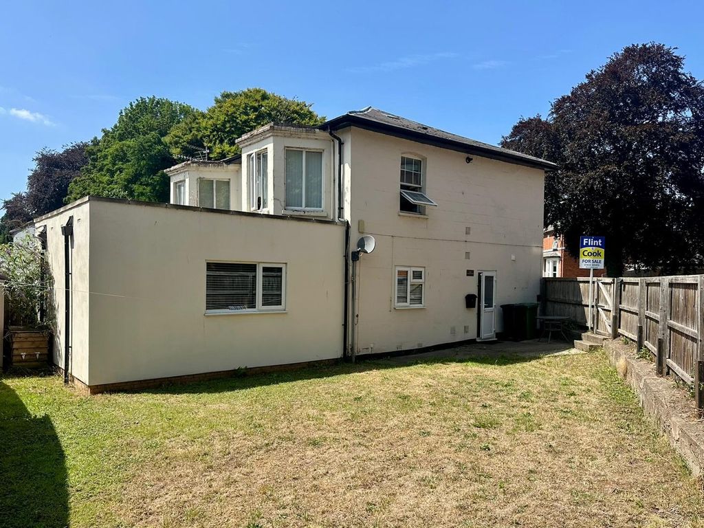Property photo 1 of 8