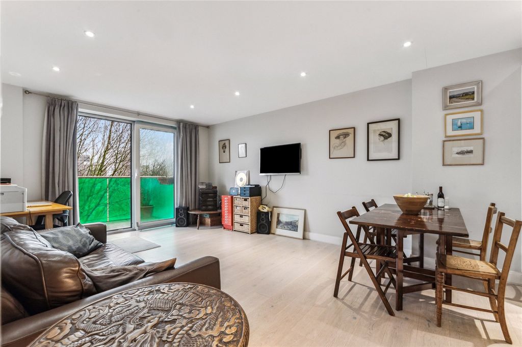 Property photo 1 of 8 Reception Room