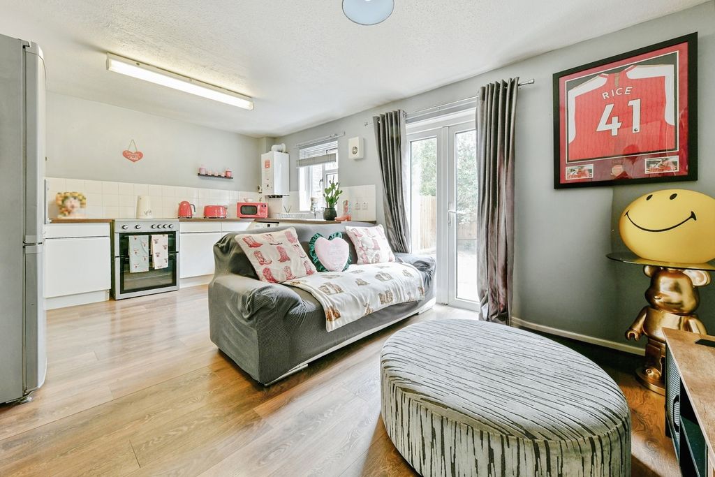 Property photo 2 of 17 Pbox-Img.Jpg