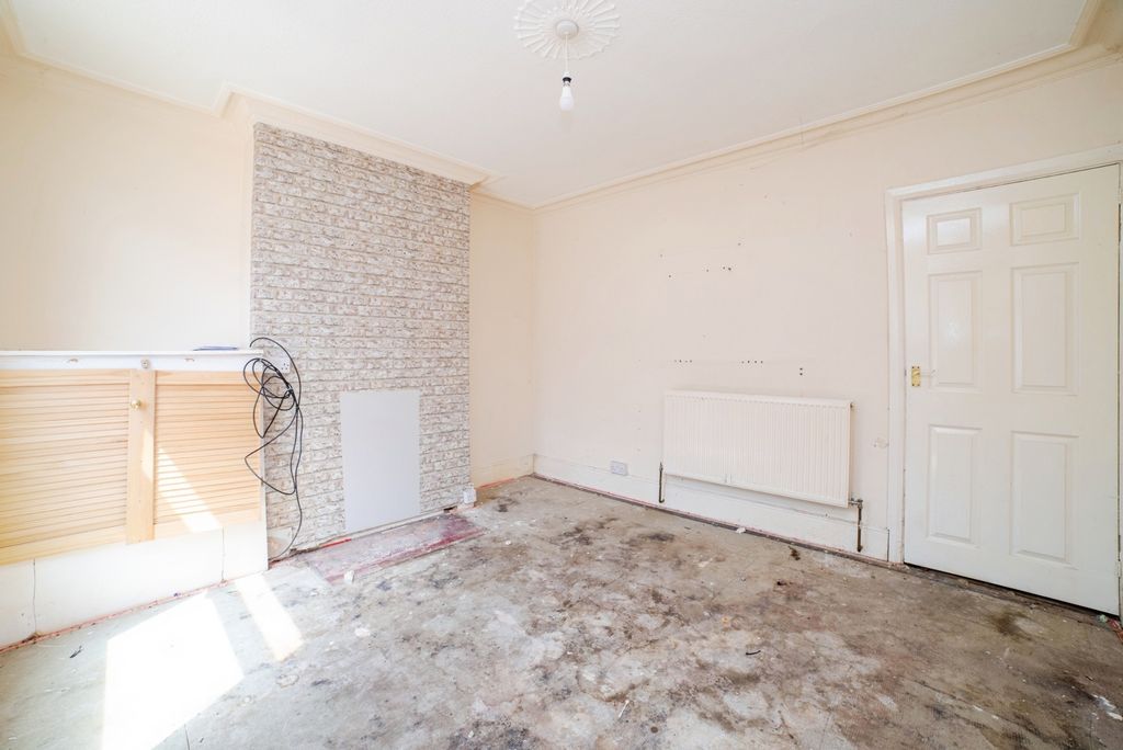 Property photo 3 of 18 Photo