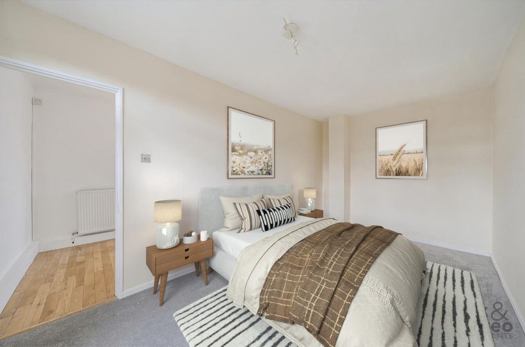 Property photo 2 of 16 Bowley House
