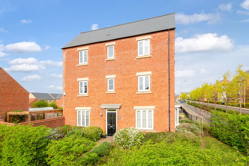 Property photo 1 of 24 Front