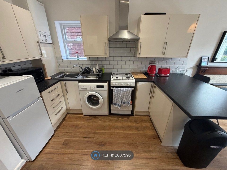 Property photo 2 of 5 Kitchen