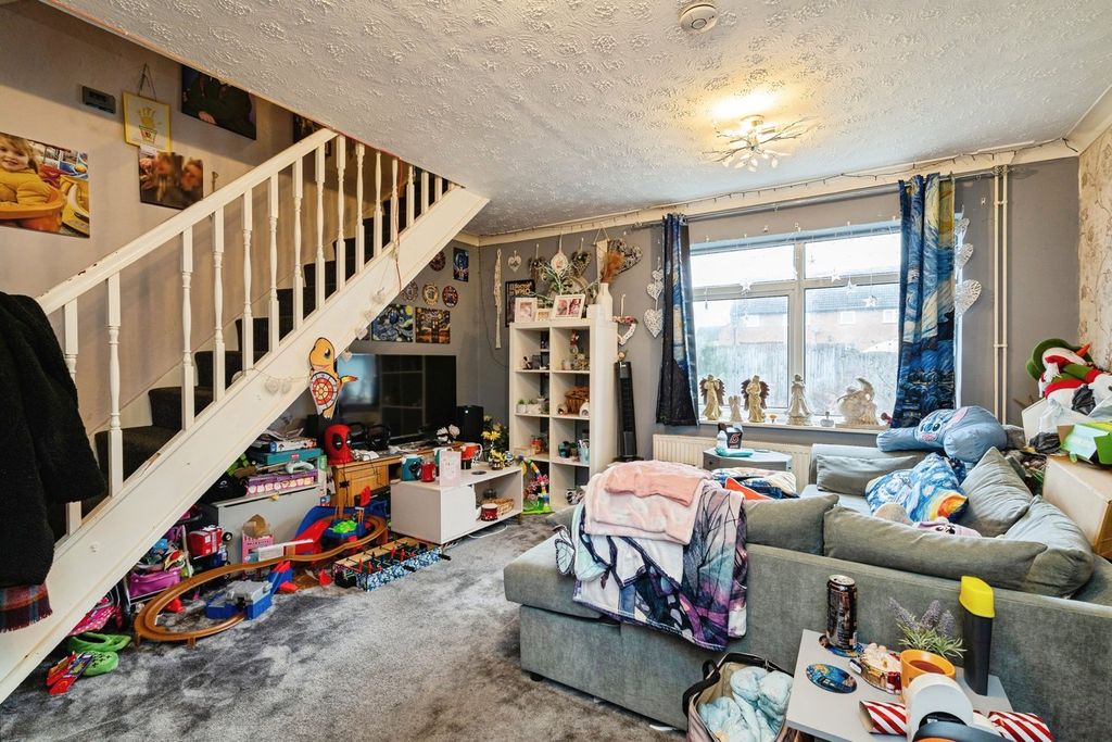 Property photo 2 of 11