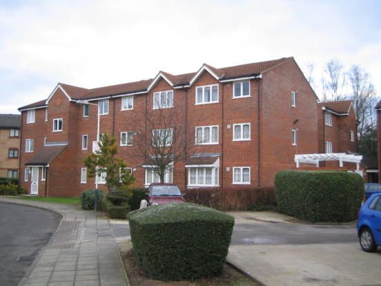 Property photo 1 of 8 Purpose Built Ground Floor Flat For Sale In Northolt